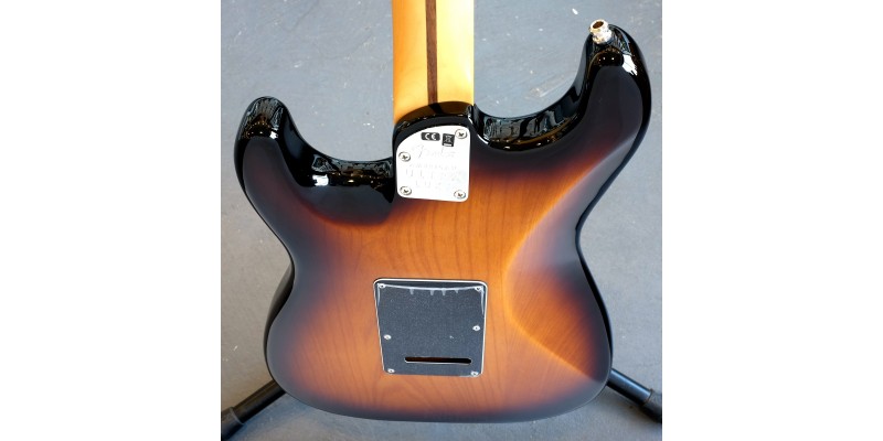 Fender American Ultra Luxe Stratocaster 2-Colour Sunburst Rosewood (B Stock)