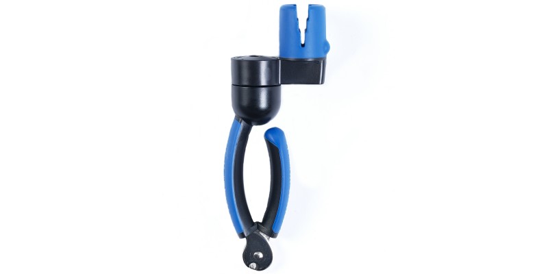 MusicNomad MN223 GRIP ONE All in ONE String Winder, Cutter, Puller Main